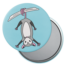 Laden Sie das Bild in den Galerie-Viewer, Opossum | Nachtaktive Kreaturen | Taschenspiegel